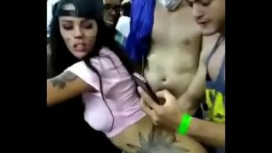 Hétero comendo puta em festa de carnaval